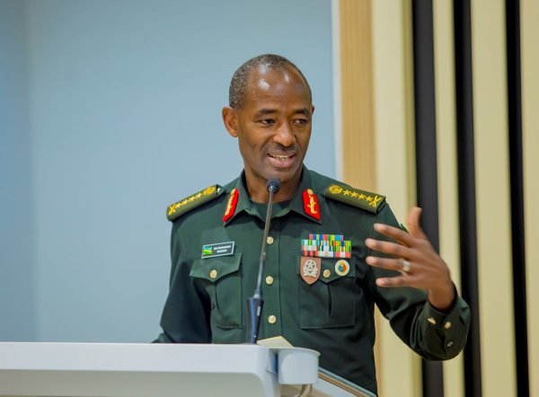 U Rwanda rwiteguye kohereza abasirikare 1000 kurokora ubuzima bw'Umunyarwanda umwe - Gen Mubarakh Muganga